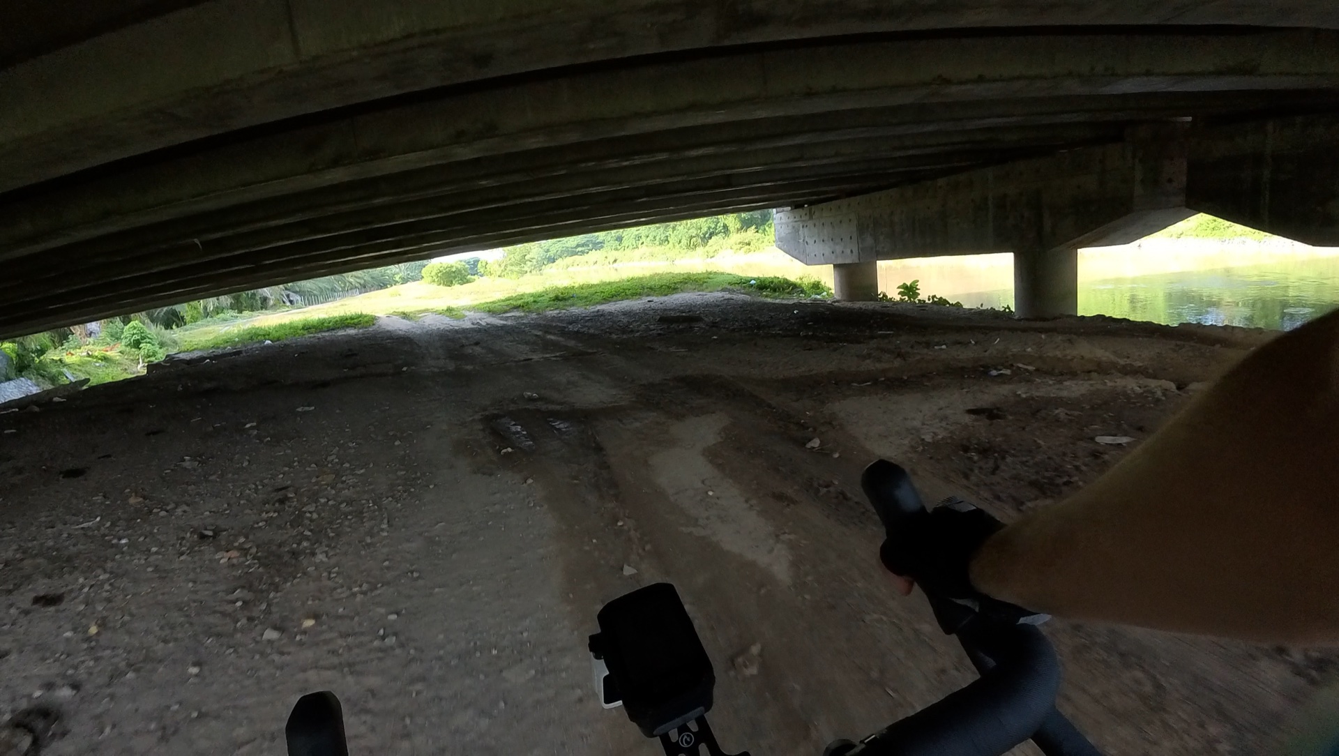 Sungai Kinta Gravel: Ipoh ↔ Batu Gajah — scene 2 (mixed cycling in Ipoh / Batu Gajah, Perak)